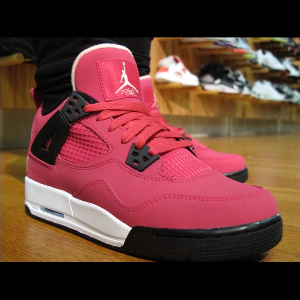 Jordan 4s - Picture 2 of 7